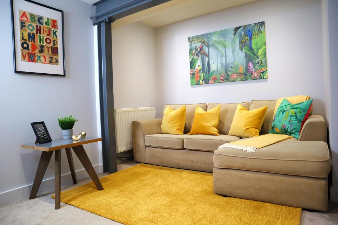 Trendy Urban Industrial Apartment - Great Location - Parking - Fast Wifi - Smart Tv - Beautiful 2 Double Bedroom Apartment Sleeps Up To 4! ボーンマス エクステリア 写真